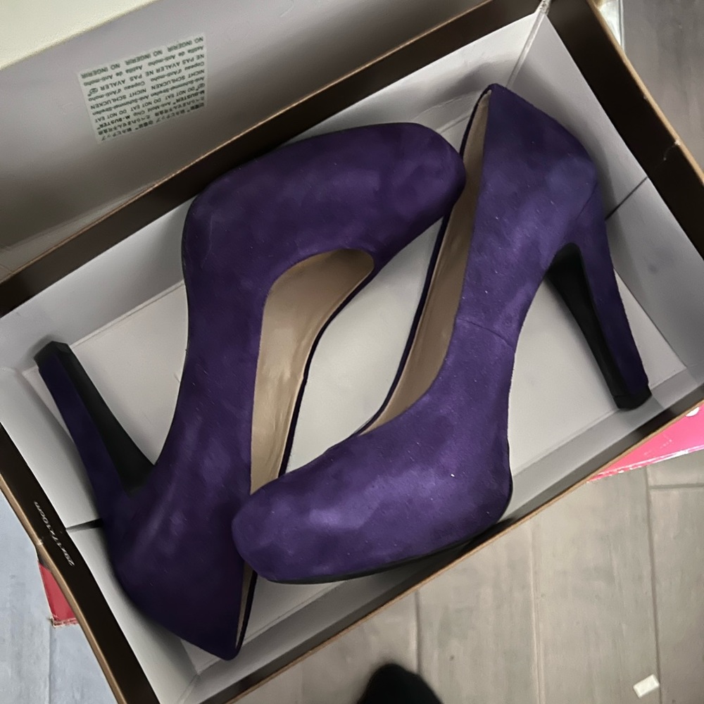 Size 8 Franco Sarto purple suede pumps